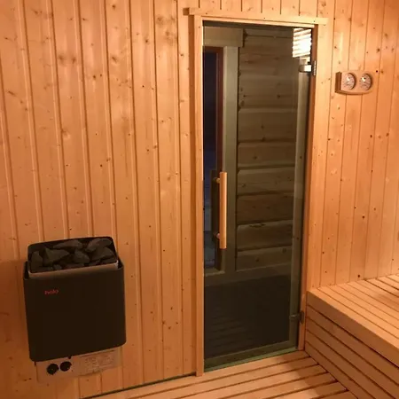 Camp Dronningkrona Lodge