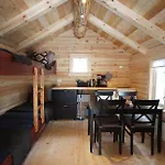 Camp Dronningkrona 롯지 Alvundeid